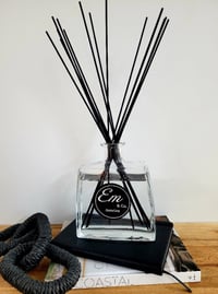 Image 4 of 700ml Clear Reed Diffuser with Black Reeds
