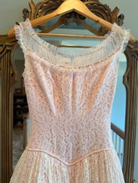 Image 18 of 1950s Blushing Bride