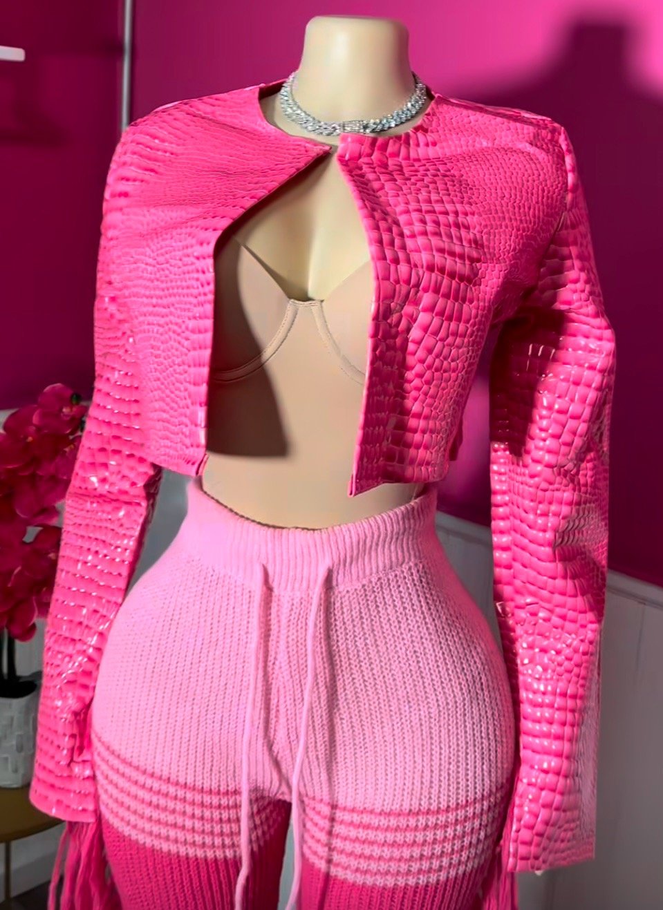 VIPER'S KISS CROPPED JACKET | Premium.chick