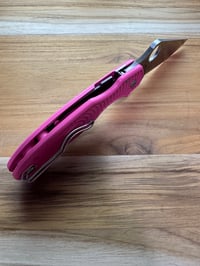 Image 3 of SPYDERCO New 223PPN Pink FRN Handle Para 3 Plain CTS-BD1N Blade