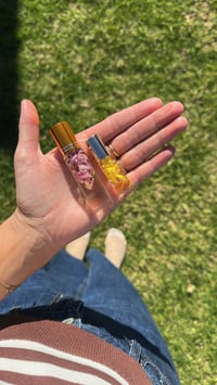 honeysuckle-grapefruit-gardenia roller