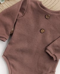 Image 2 of Newborn boy onesie for photoshoot | Robbie | long sleeves | brown