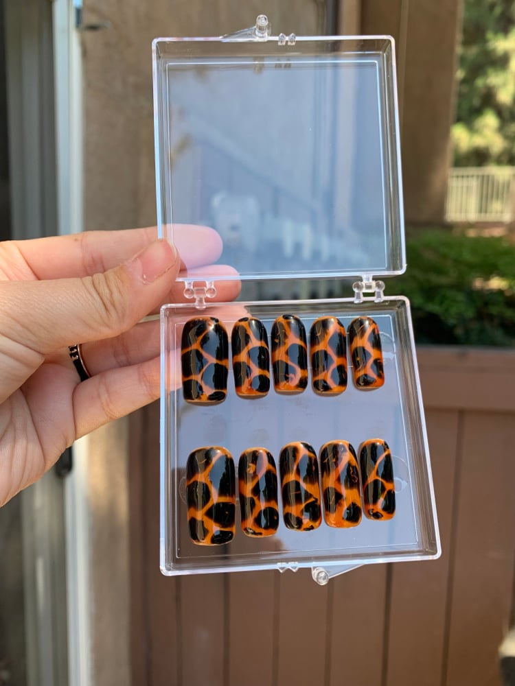 Image of Cheetah Nails 