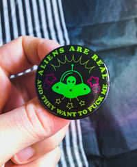 Image 2 of ALIENS ARE REAL Button