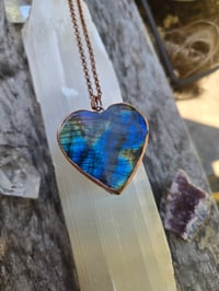 Image 2 of Electroformed labradorite heart necklace 02
