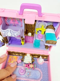 Image 13 of Ensemble bracelet et Polly Pocket La Valise Paris