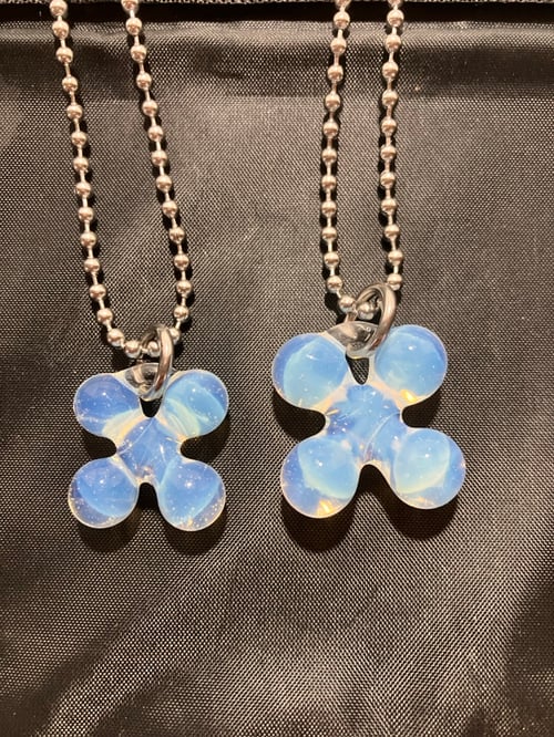 Image of Opaline clovers 