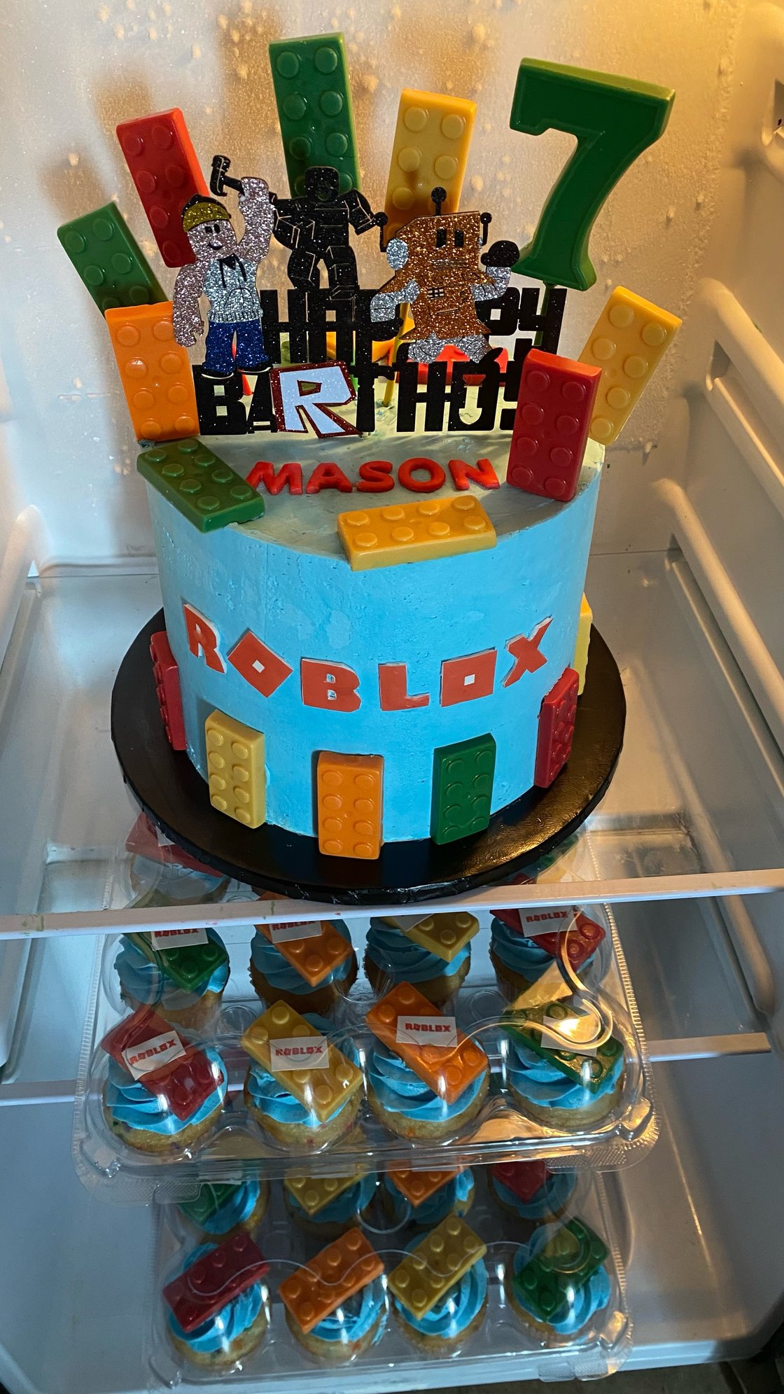 Image of Kids  Cake with Matching Cupcakes 