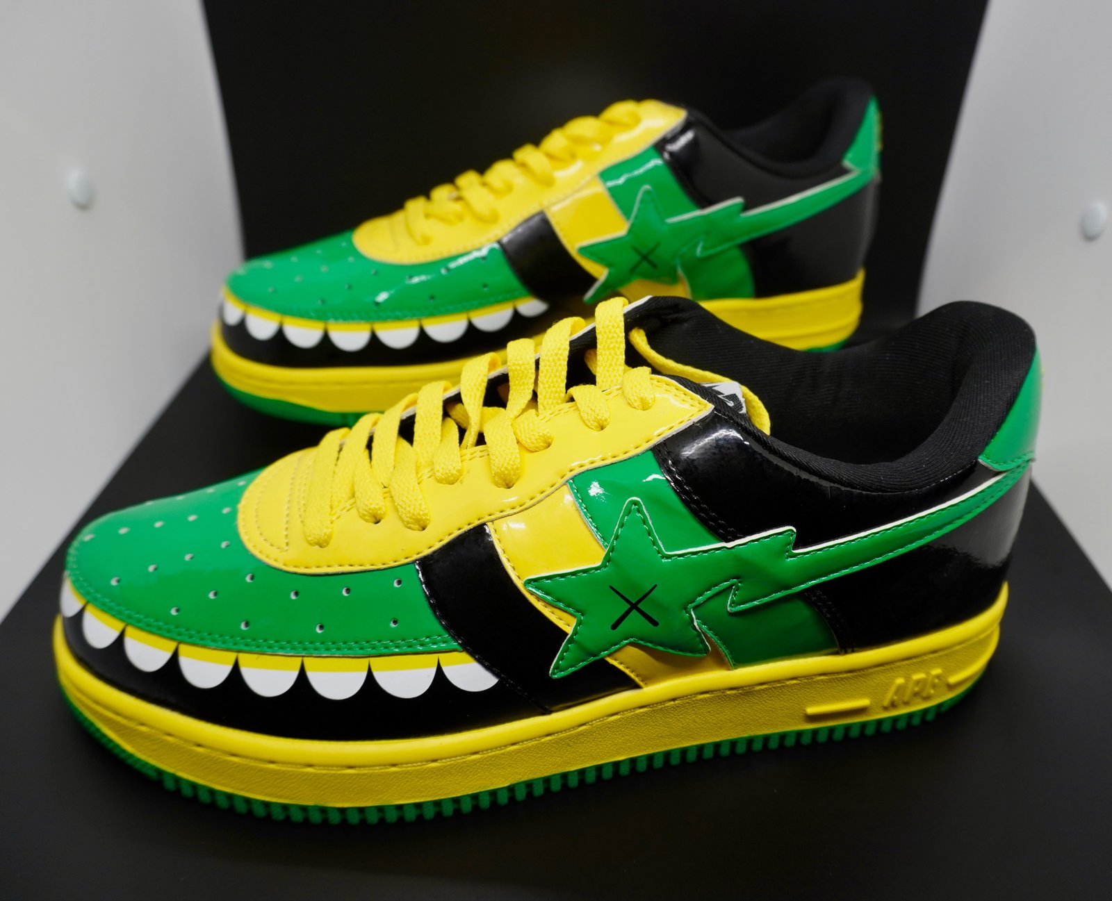 Bape KAWS Chompers “Jamaica” Brand new | Building Blocs Bape KAWS Chompers “Jamaica” Brand new | Building Blocs