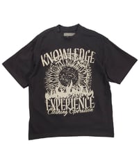 Image 2 of KE KISS GRAPHICS (OFF BLACK)