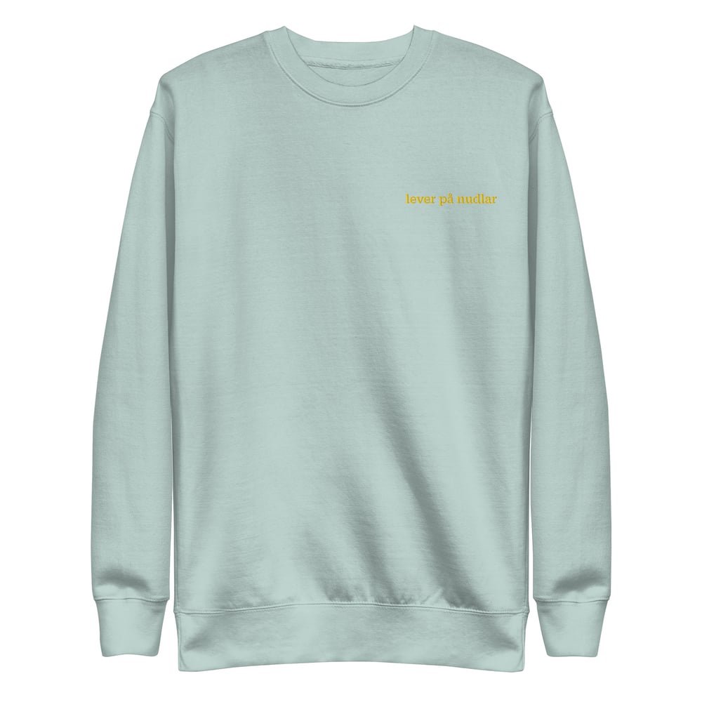 Image of Lever På Nudlar Premium Sweatshirt - Unisex