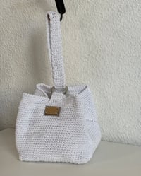 Image 4 of Bolsos tejidos a mano