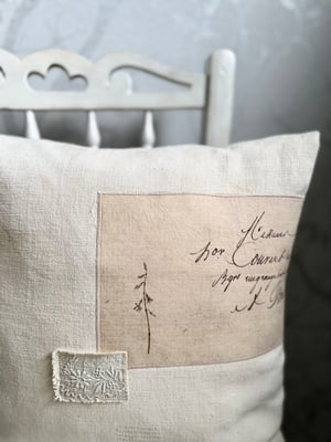 Image of Paris cushion
