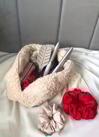 Kosmetyczka Bouclè ECRU - na prostownicę, lokówkę i akcesoria do włosów