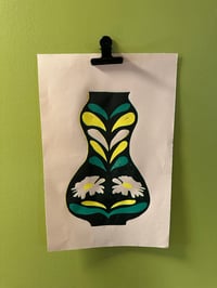 Image 1 of empty vessel - daisy