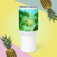 Travel mug with a handle