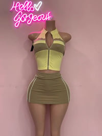 Image 2 of VIP Status Mini (Multiple Colors)