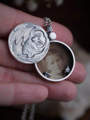 Image of NYX PHOTO LOCKET