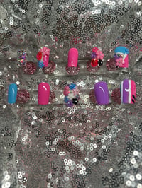 Image 4 of Short square Dream flower gel press on nails