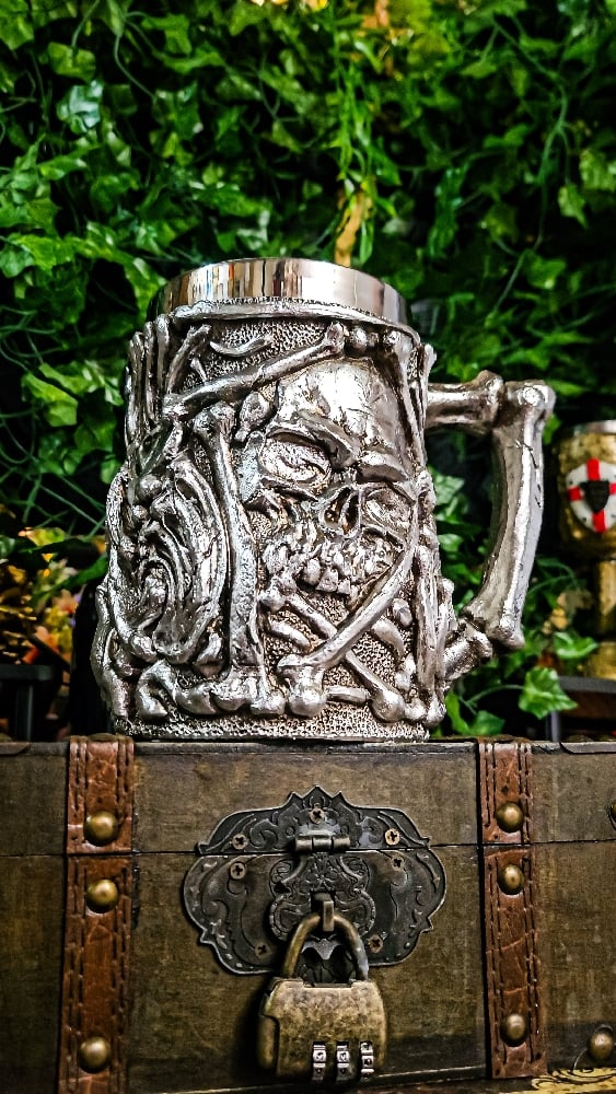 ๐The Armored Kingdom Ironbone Silver Skull Brew Mug