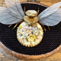 Image 2 of Jewellery bee  (a, 2x2.5 inches) 