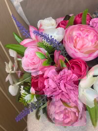 Image 5 of Artificial Hatbox ( only one ) 
