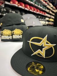 Image 3 of New Era 59Fifty Blk- Gold Oval Star Dome 