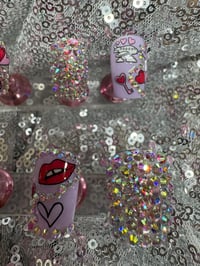 Image 8 of  Short Valentine’s Day press on nails, 