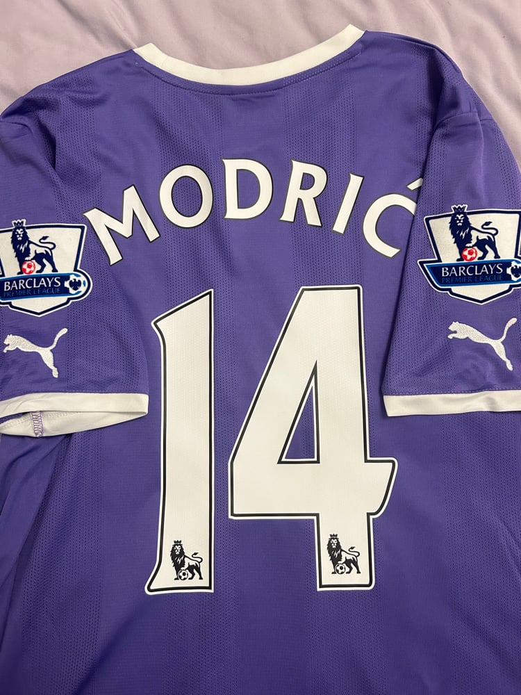 Image of Tottenham Hotspur “MODRIĆ 14” 2011/12 Away Shirt + PL patches  (L)