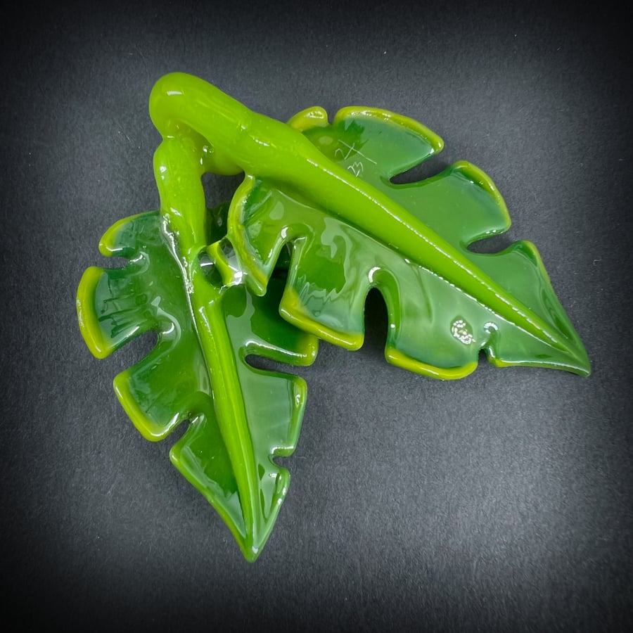 Image of Double Leaf Monstera Pendant 2