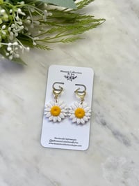 Image 1 of Small Daisies