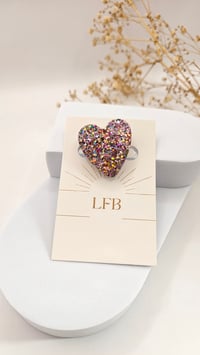 Image 1 of Broche mini LOVE multipaillettes 