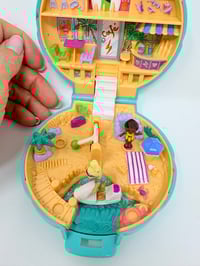 Image 10 of Ensemble bracelet et Polly Pocket Coquillage café de la plage Complet