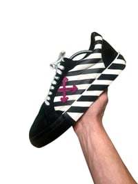 Off white vulcanized low Uk 8 