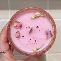 Image 2 of champagne pop scented pink glass candle