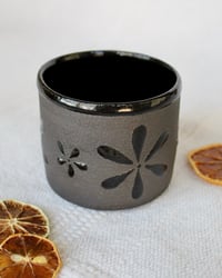 Image 1 of 'Florecita Oscura' Cup (A)