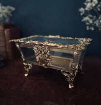 Image 1 of Grand coffre à bijoux reliquaire en cristal biseauté et bronze doré, fin XIXème s.