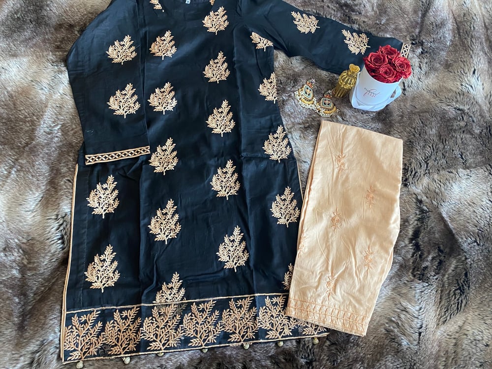  Embroidery lawn 2 piece suit