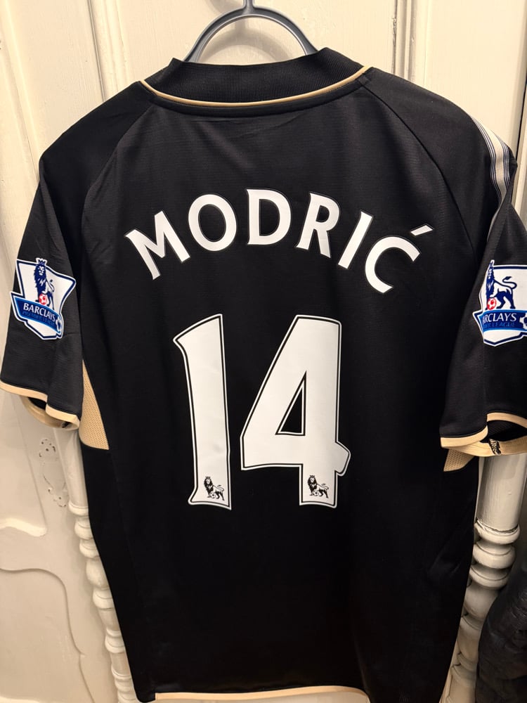 Image of PRE ORDER: Tottenham Hotspur “MODRIĆ 14” 2008/09 Third Shirt + PL patches (L)