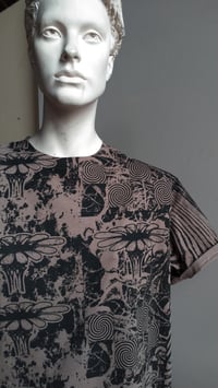 Image 3 of Flower Bog Tee [ALL SIZES] 