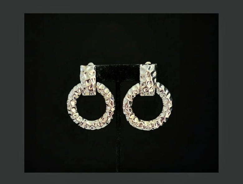 Image of Silver Beaten Circle Clip-On Earrings 
