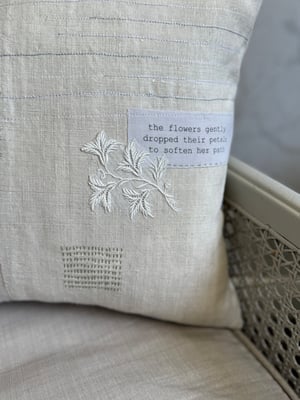 Image of Cowparsley cushion