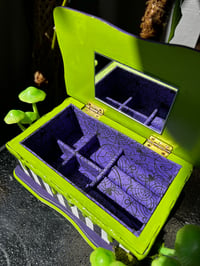 Image 3 of Beetlejuice jewelry box