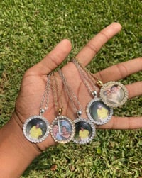 FAMILY BUNDLE W/ 8 CUSTOM JESUS PIECE PENDANT CHAINS