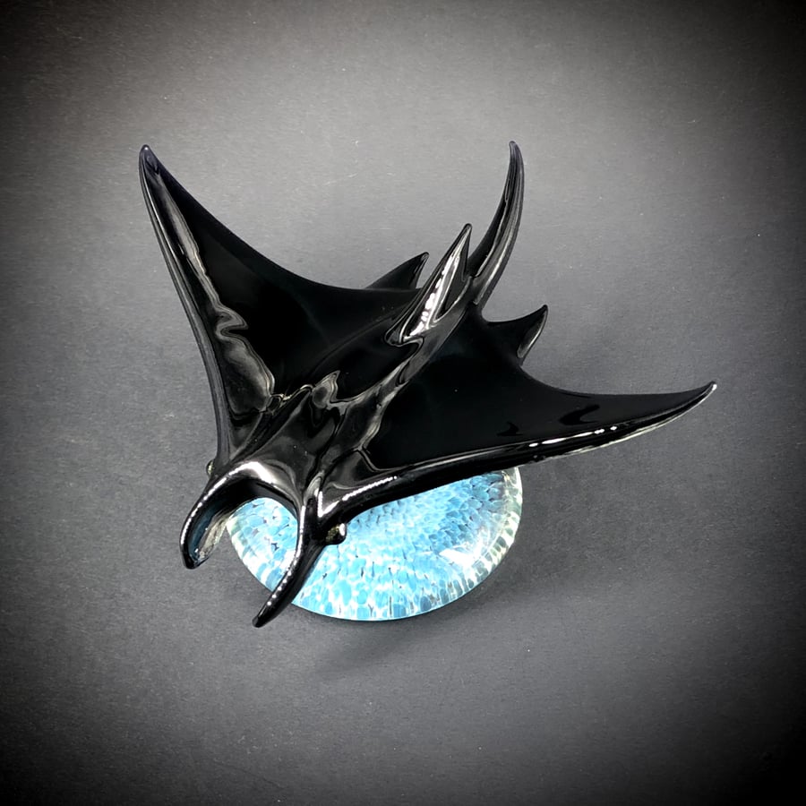 Image of Manta ray on Frit base