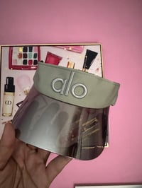 Light gray visor