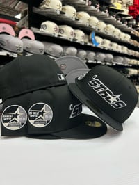 Image 2 of New Era 59Fifty Black- White ‘Stros 35yrs