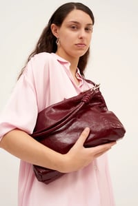 Image 6 of Bolso Jacqueline Granate Acharolado ZUBI