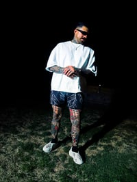 Image 2 of THE ESSENTIAL TEE (White)