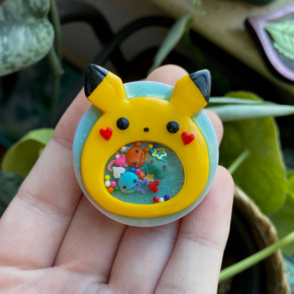 Image of Pikachu Phone Grip Shaker